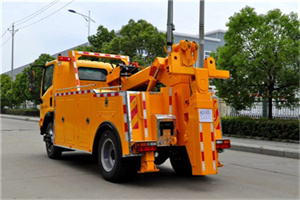 通山高速路拖车费